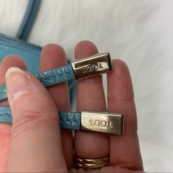 Tod's Vertical Restyled D-Bag Patent Leather Purse - Picture 13 of 16